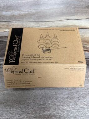 Pampered Chef Decorator Bottle Set